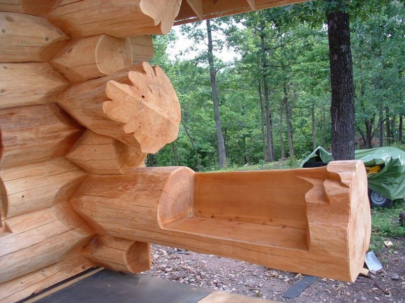 Скамья из бревна