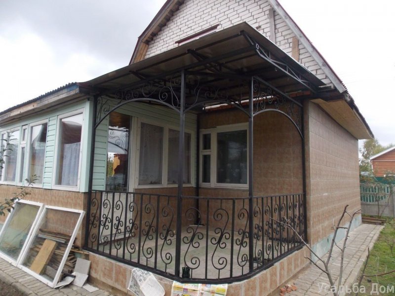 Кованная веранда к дому