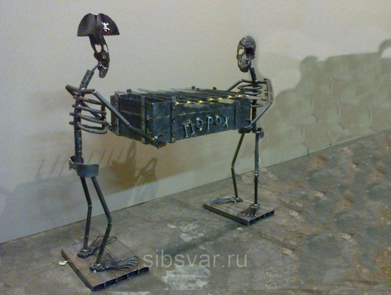Скелеты держат мангал