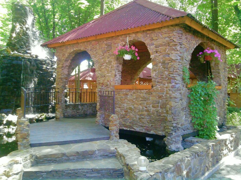 Беседка для дачи каменные