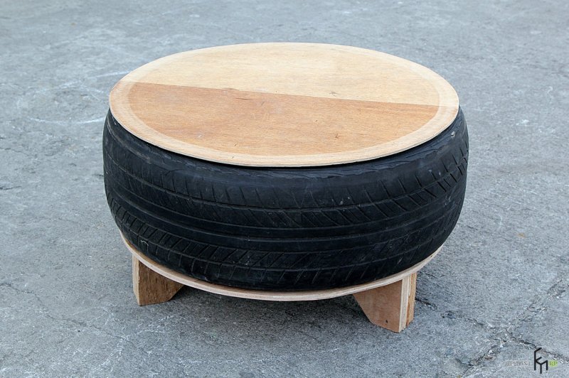 Журнальный столик из покрышки