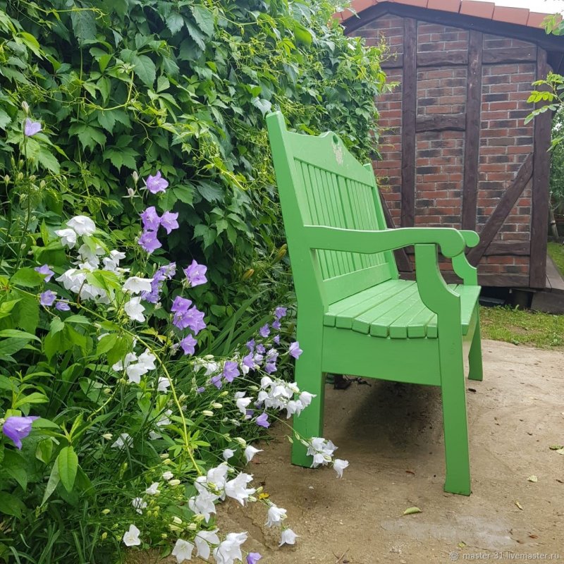 Скамеечки в саду