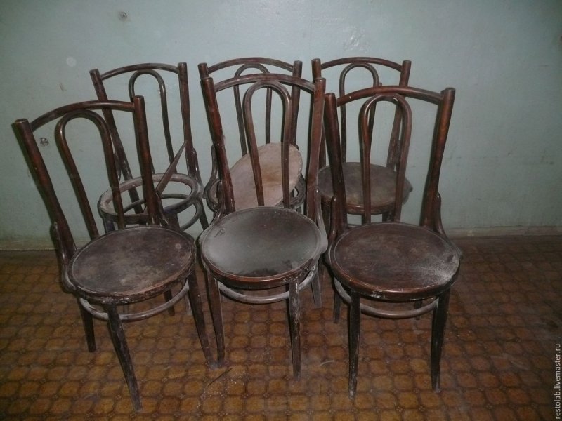 Старый стул