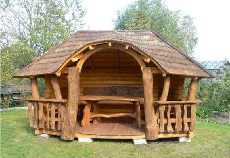 Необычные беседки из бревна