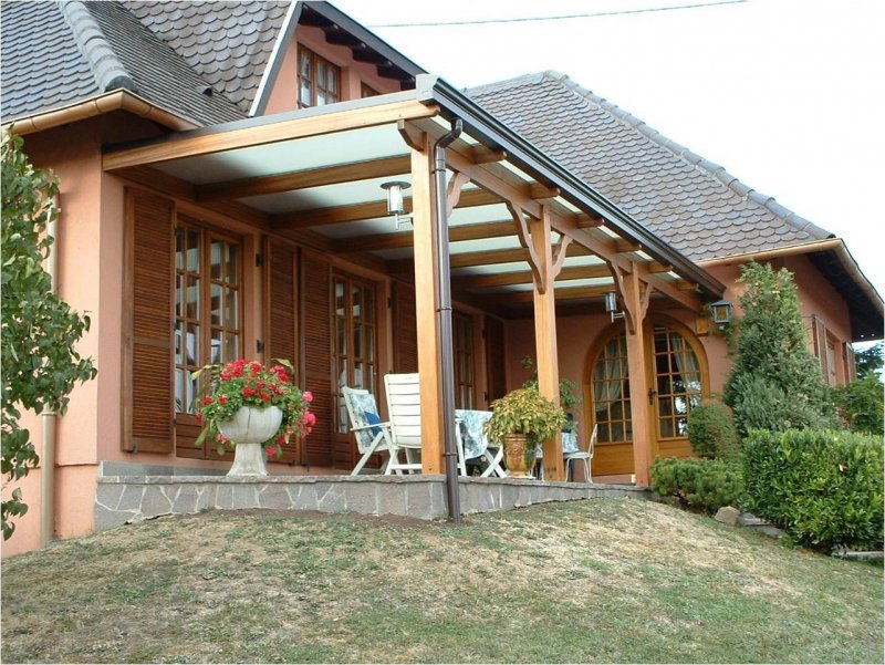 Пергола со стеклянной крышей