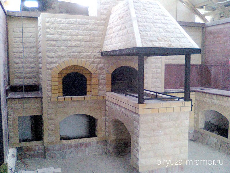 Беседка с мангалом отделка Дагестанский камень