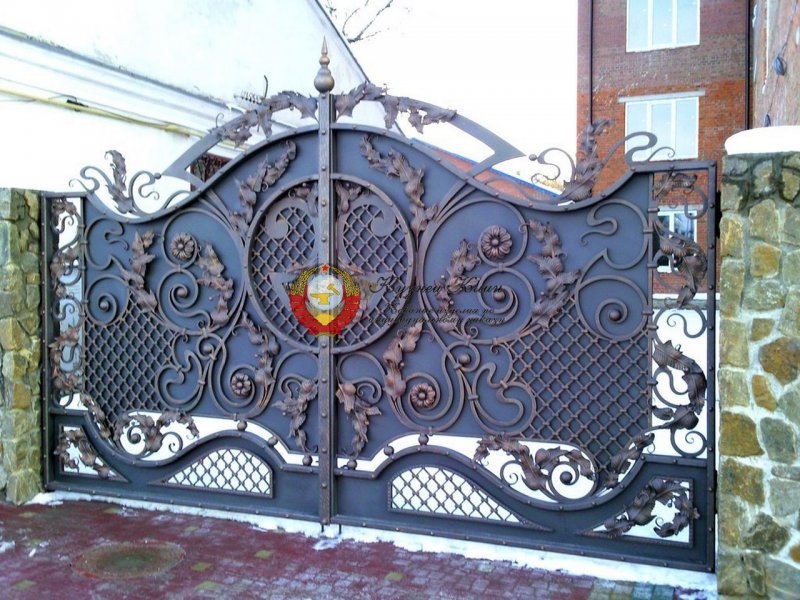 Красивые кованые ворота
