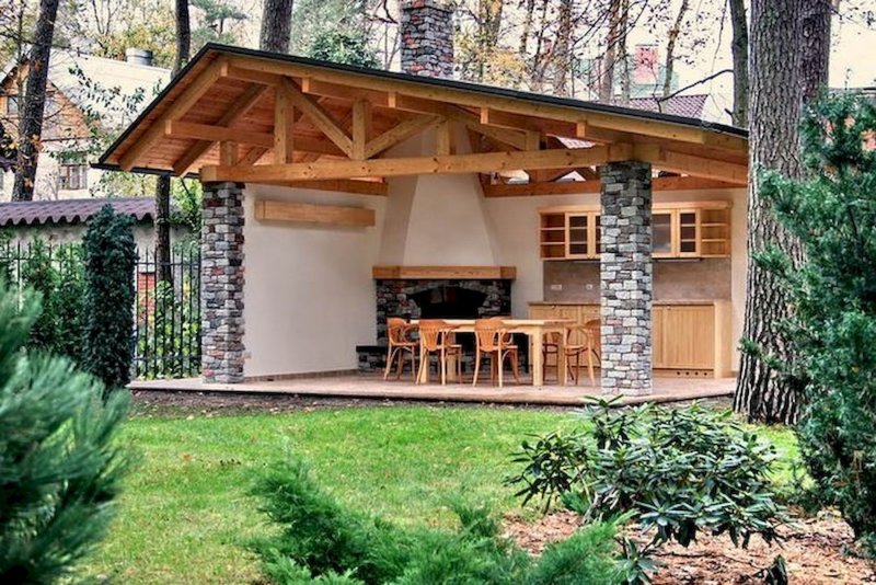 Беседка с панорамным остеклением