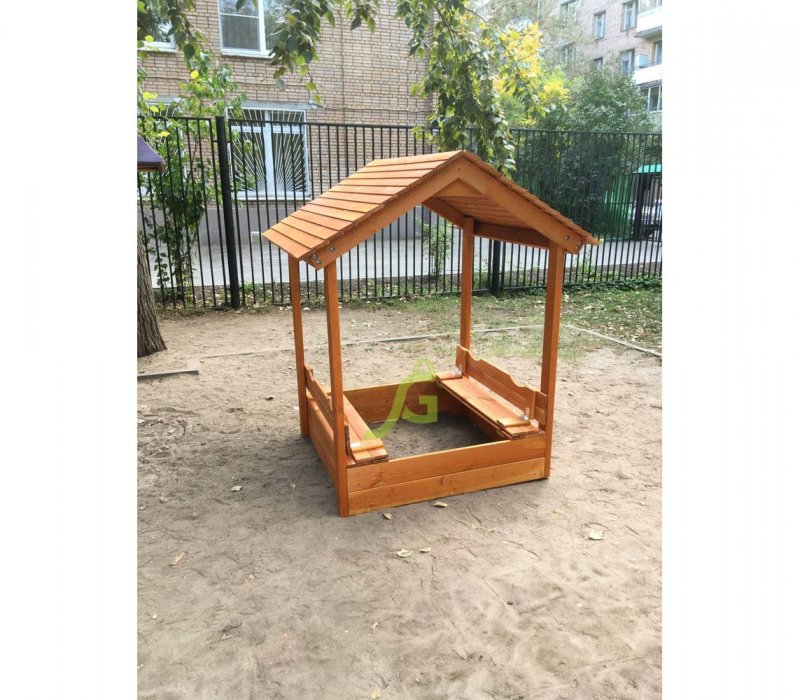 Детская песочница с крышей