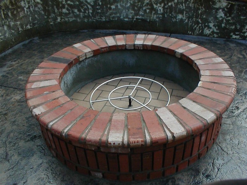 Кострище на даче из кирпича