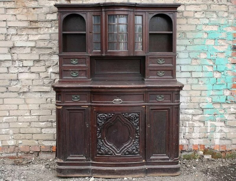 Старая мебель сервант