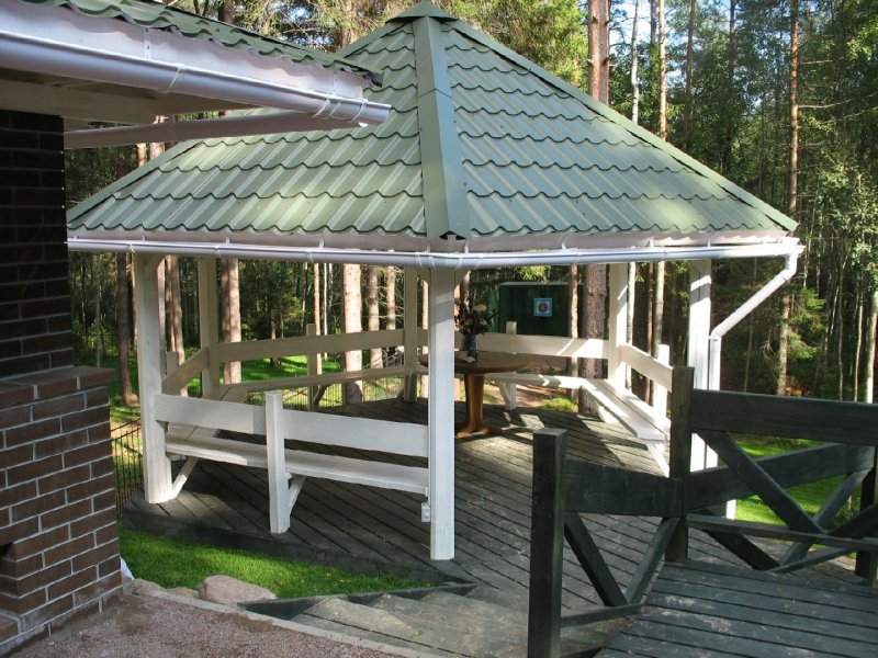 Крыша беседки из металлочерепицы