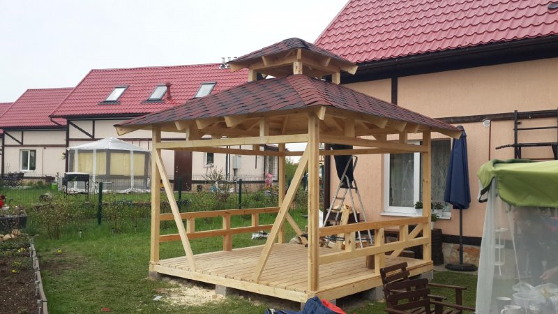 Беседка на винтовых сваях