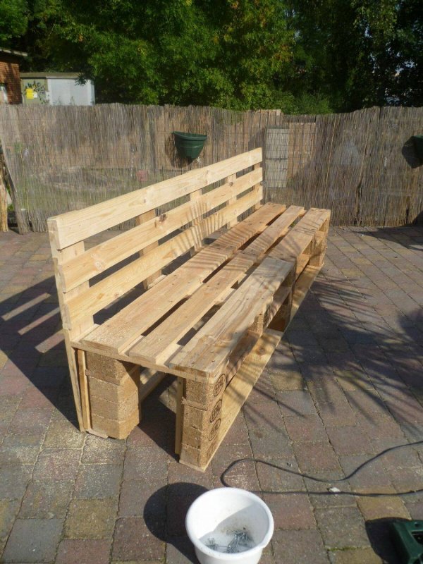 Скамейка из паллет