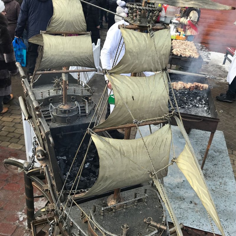 Мангал похожий на корабль