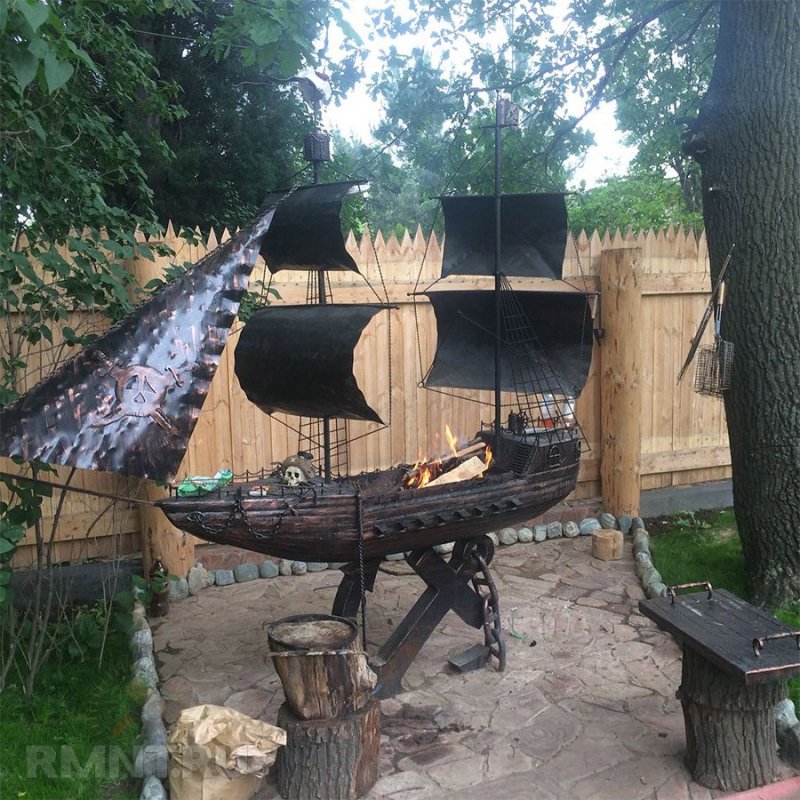 Мангал в виде кораблика