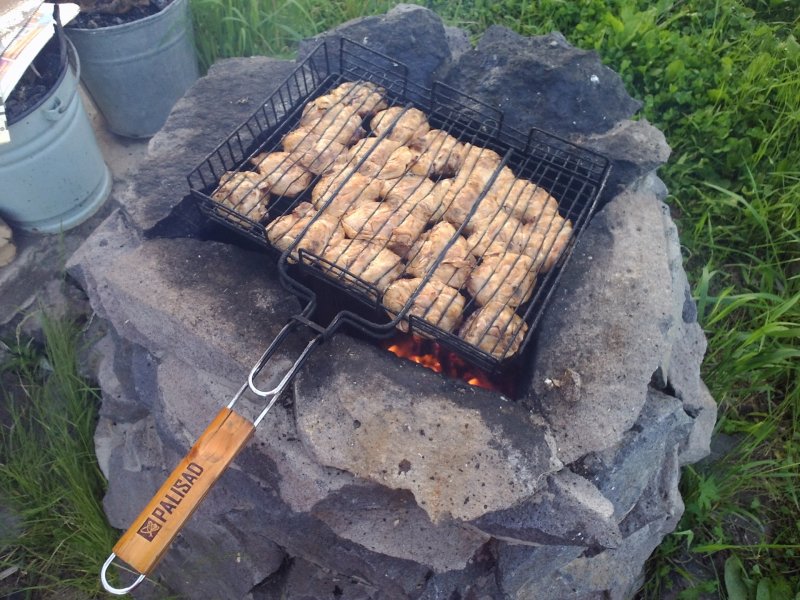 Мангал из речного камня