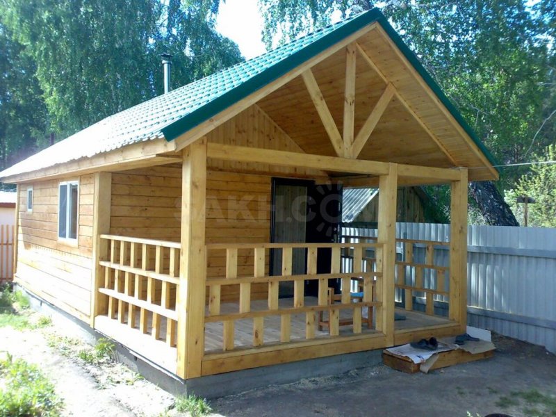 Баня с террасой из бруса 100х150