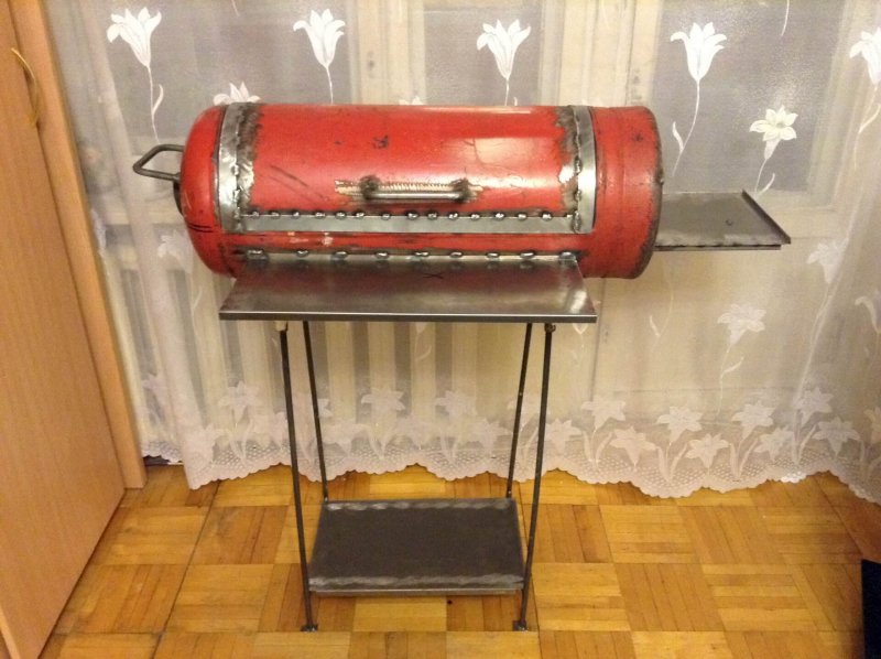 Мангал из газового баллона с крышей