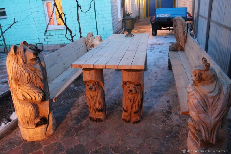 Резные скамейки из дерева