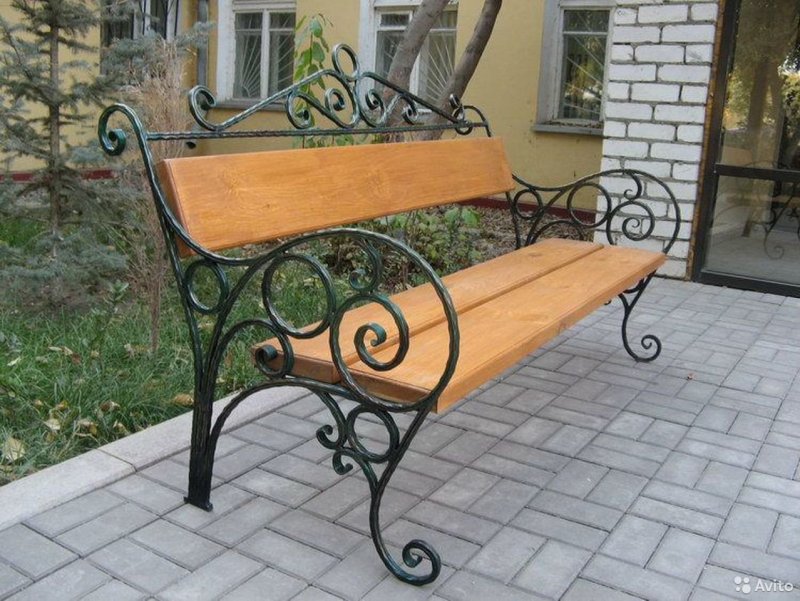 Кованная скамейка для сада