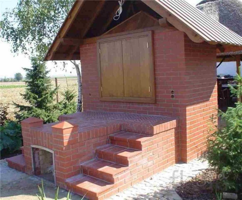 Коптильня из кирпича