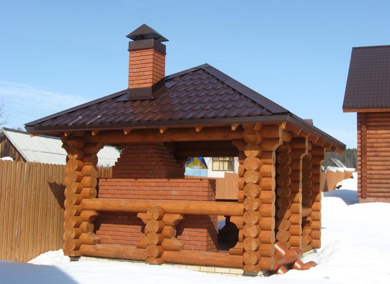Беседка из старого сруба