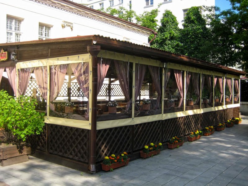 Мягкие окна для веранды ресторана