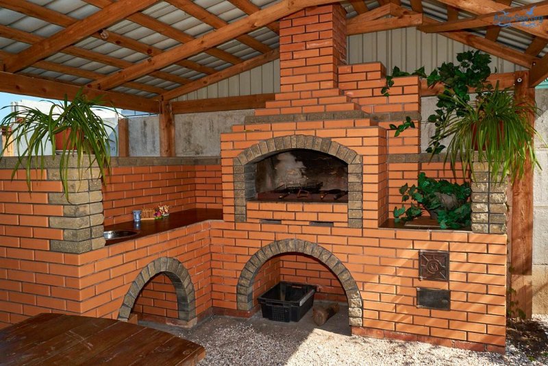 Уличные жаровни из кирпича