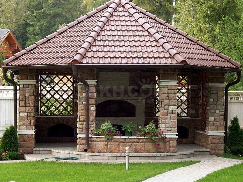 Беседка с мягкой кровлей