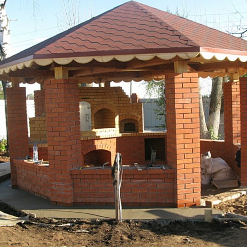 Беседка с баней из кирпича