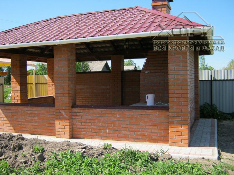 Шестигранная беседка из кирпича