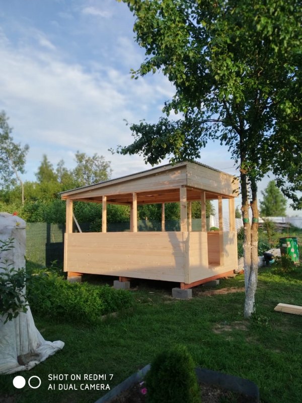Летний дом с односкатной крышей