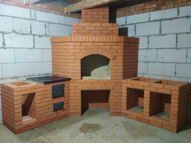Угловой мангал из кирпича