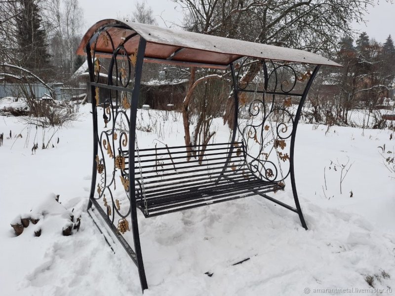 Кованые качели для дачи