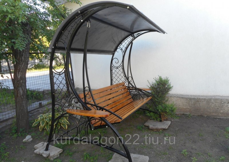 Садовые качели из металла