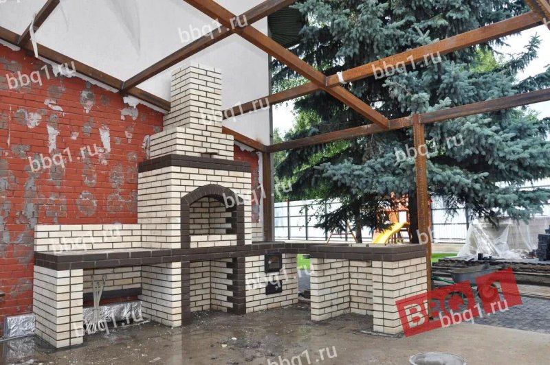 Угловой мангал из кирпича