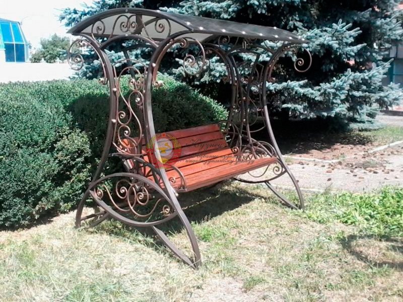 Кованые качели для дачи