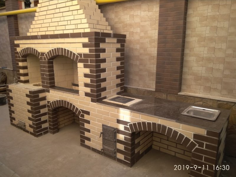 Кладка барбекю из кирпича с тандыром