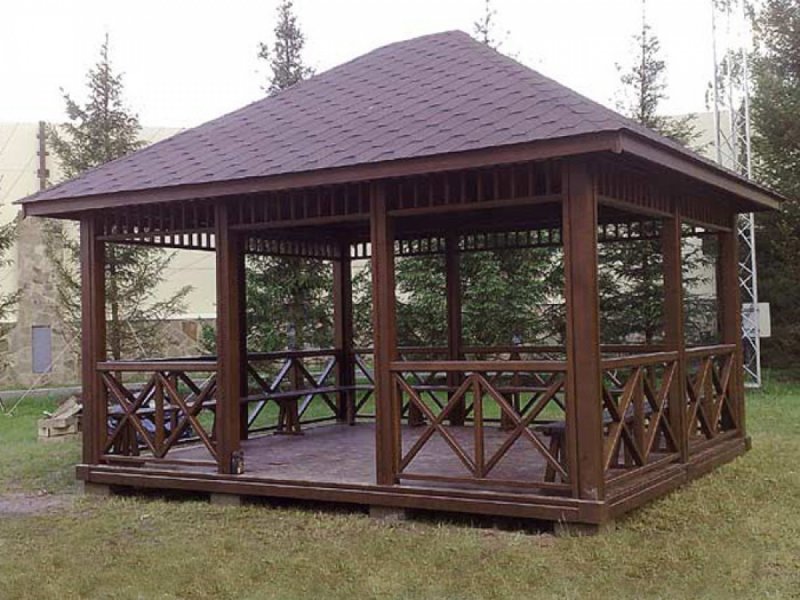 Хозблок с четырехскатной крышей