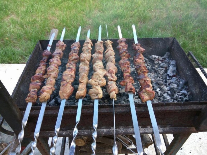 Шашлыки во дворе