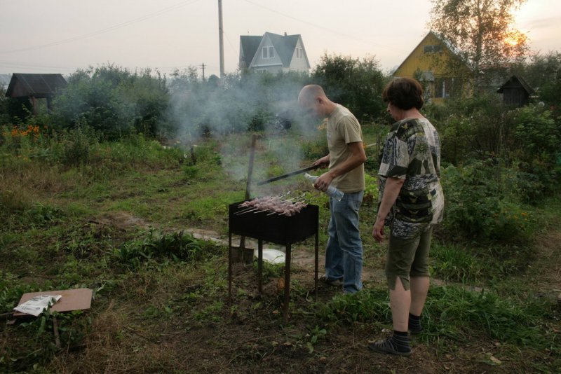 Шашлык на природе в деревне