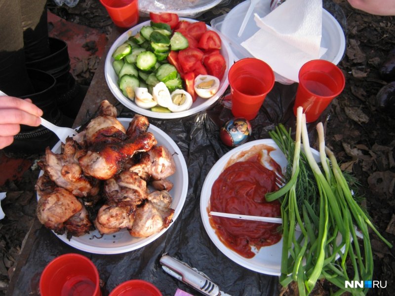 Поляна с шашлыками