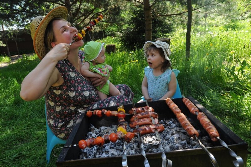 Шашлык на мангале зимой