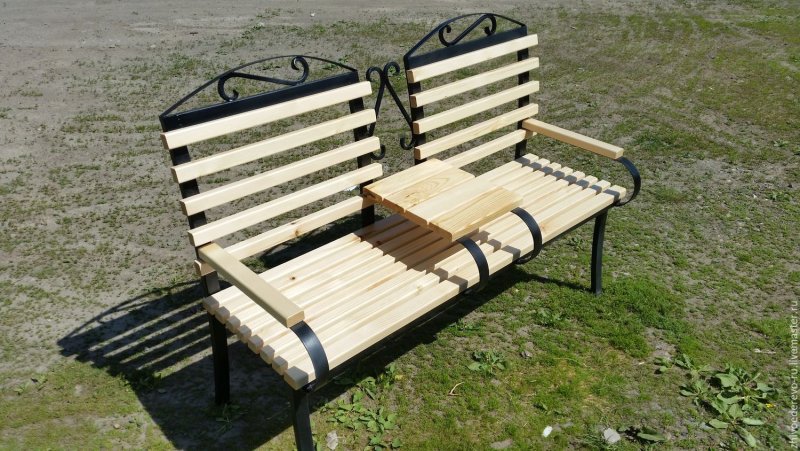 Скамейка Садовая в саду