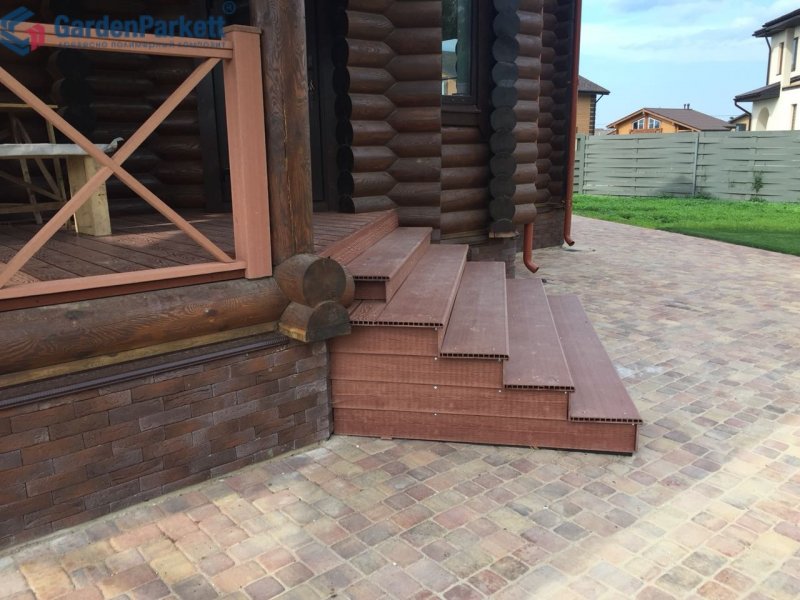 Ступени крыльца из террасной доски