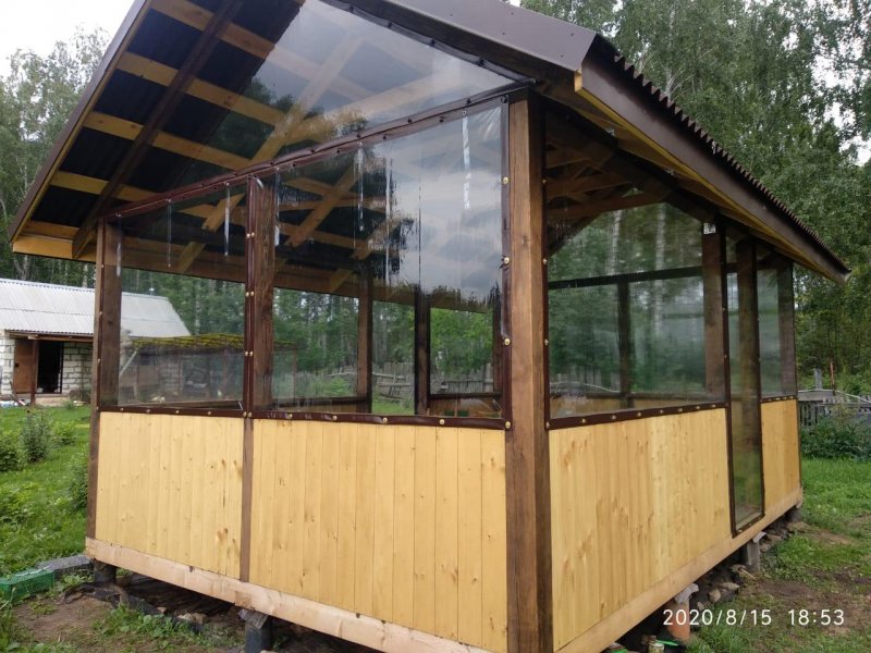 Прозрачные шторы для беседок