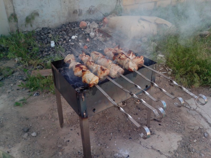 Шашлыки во дворе