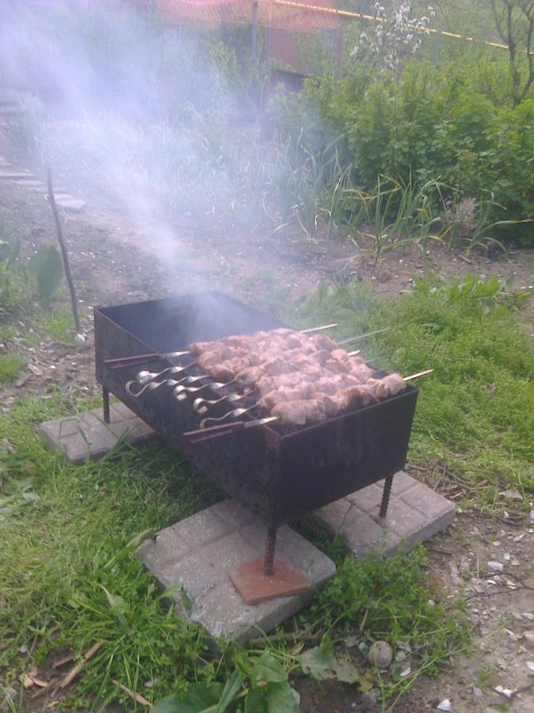 Шашлыки во дворе