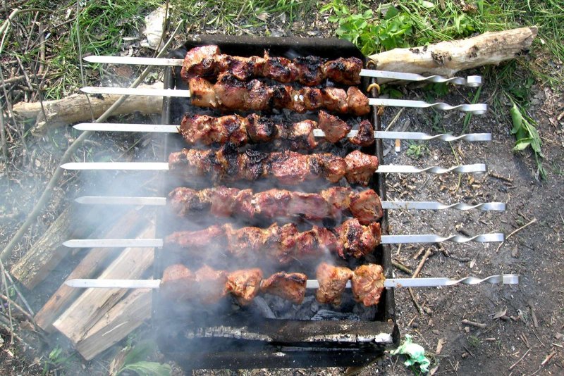 Шашлыки на природе весной